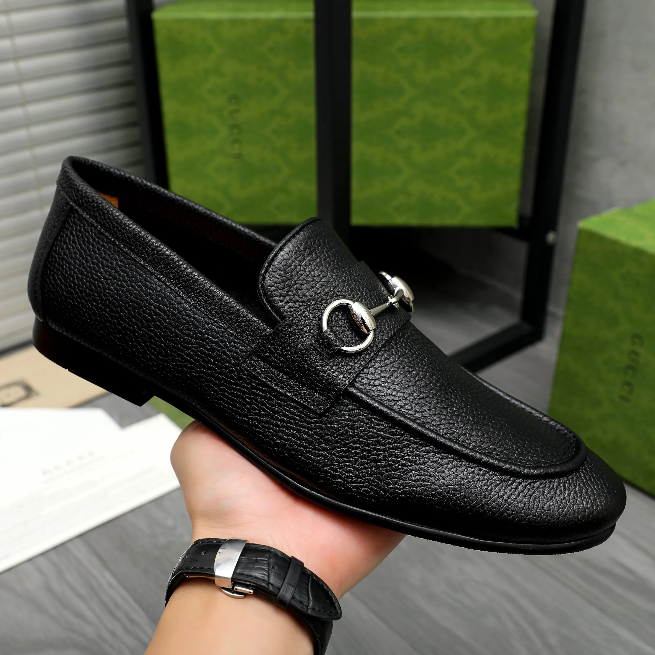 Men's shoes 💰500 Product trademark: GUCCI "Gucci" business slip-on leather shoes Regular size: 38-44 (37.45.46 custom-made, non-refundable) Product materials: Selected pebbled cowhide upper, cowhide insole, original outsole